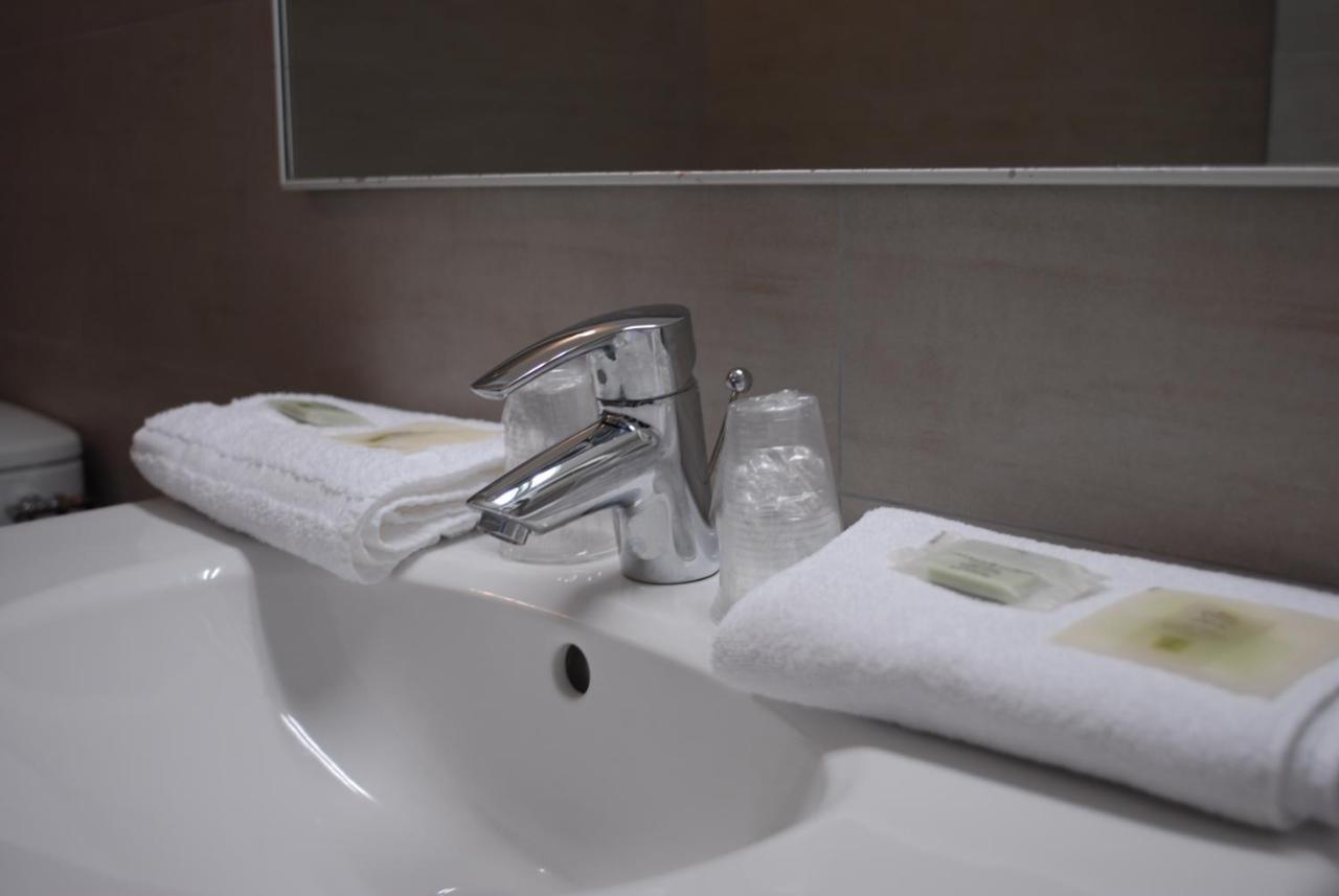 Hotel Les Eucalyptus ปอร์โต โปลโล ภายนอก รูปภาพ