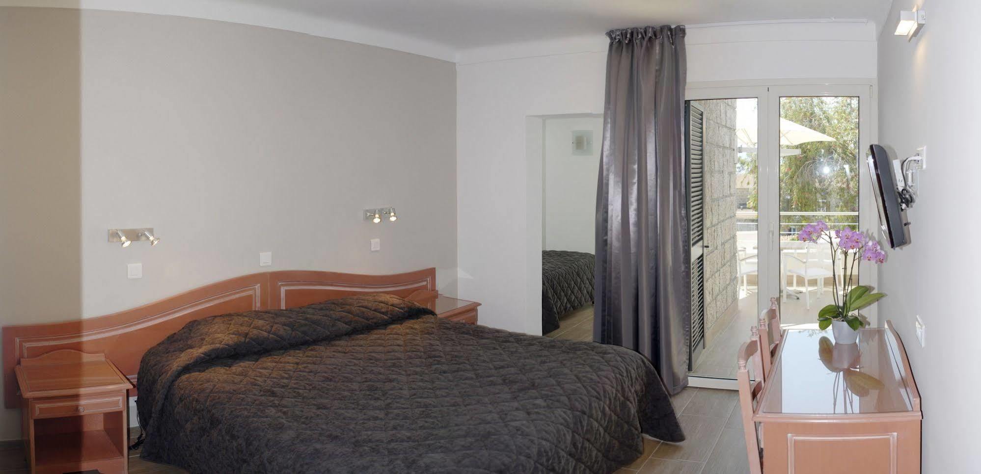 Hotel Les Eucalyptus ปอร์โต โปลโล ภายนอก รูปภาพ